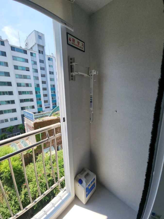 신축 아파트 발코니 완강기 설치